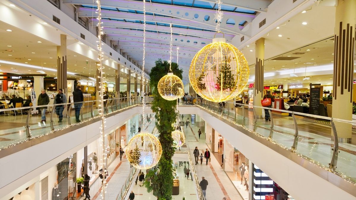 Třetina Čechů už nakupuje vánoční dárky